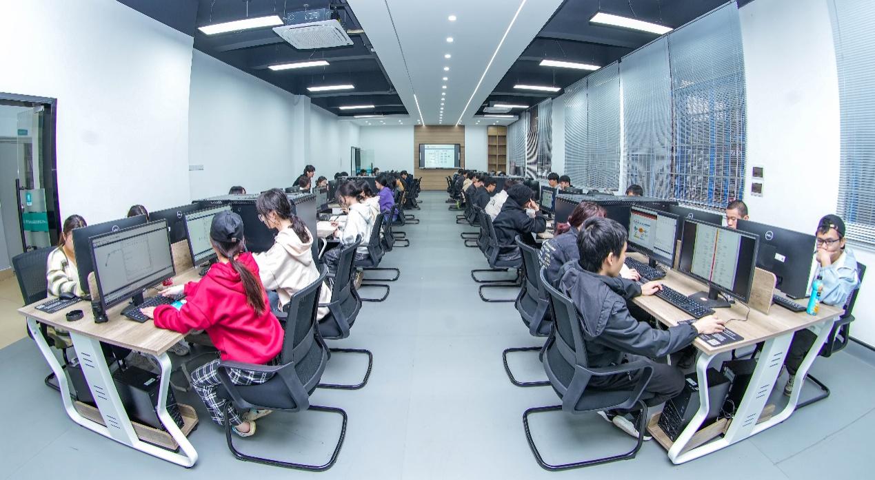 守正創新筑匠心，勇毅前行強技能——2023年廣西職業院校技能大賽高職組《Web應用軟件開發》賽項成功舉辦